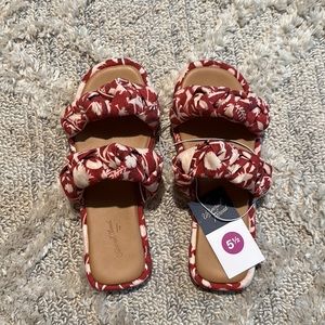 Universal Thread Floral Sandals - Red